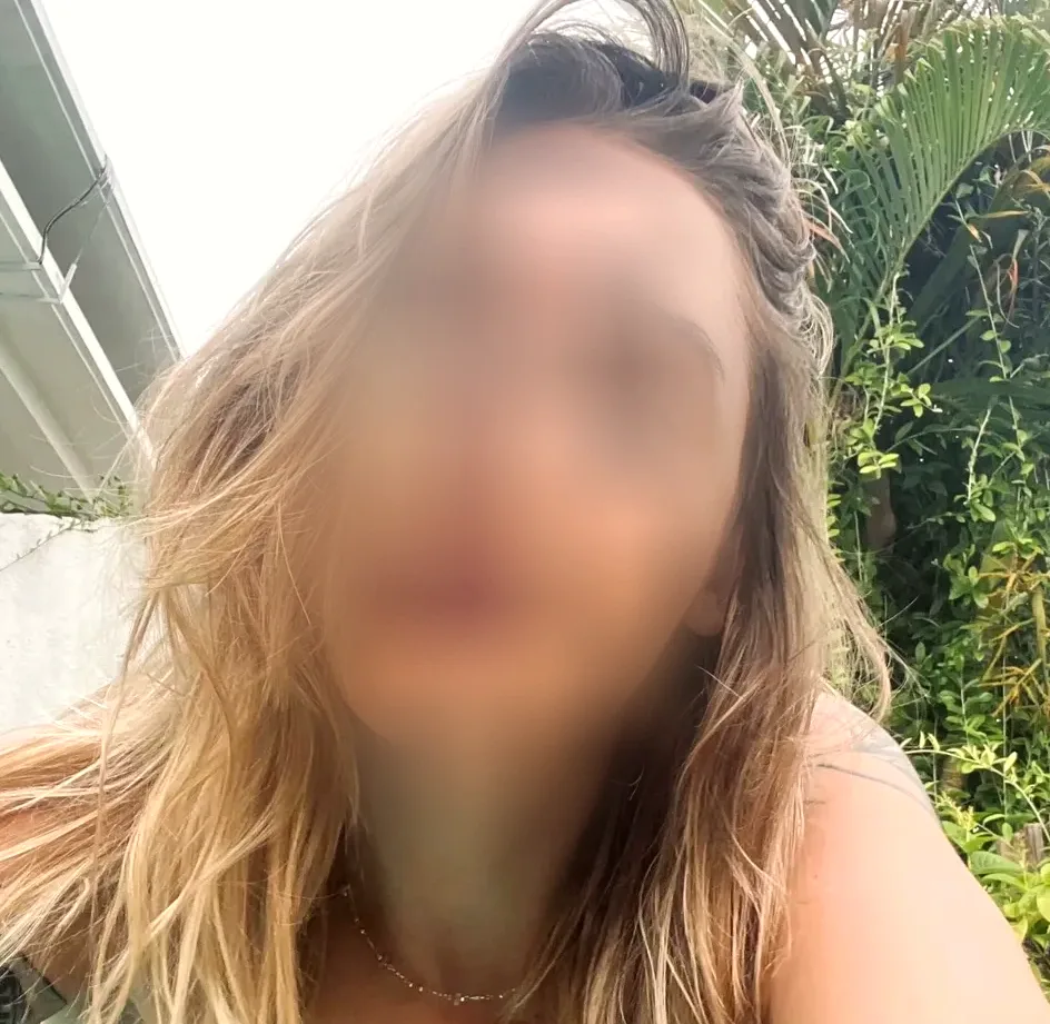 Amelia, 26