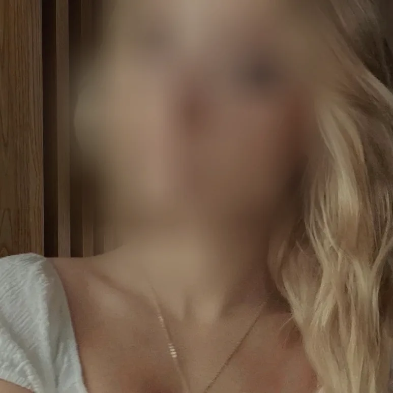 Amelia, 19