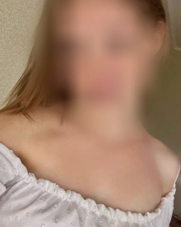 Chloe, 34