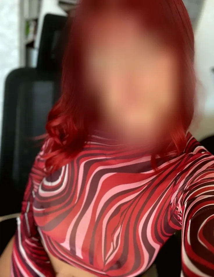 Dina, 26