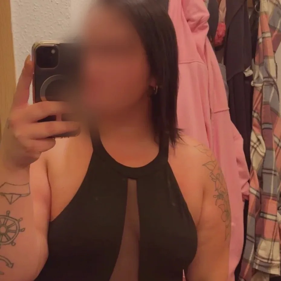 Leila, 28