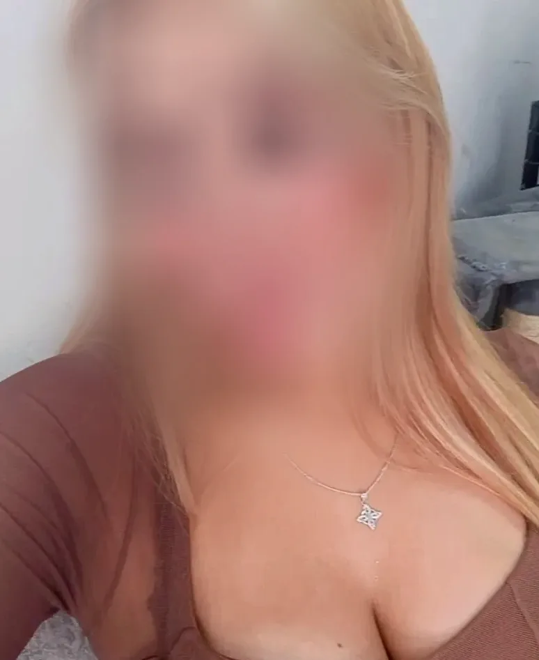 Megan, 28