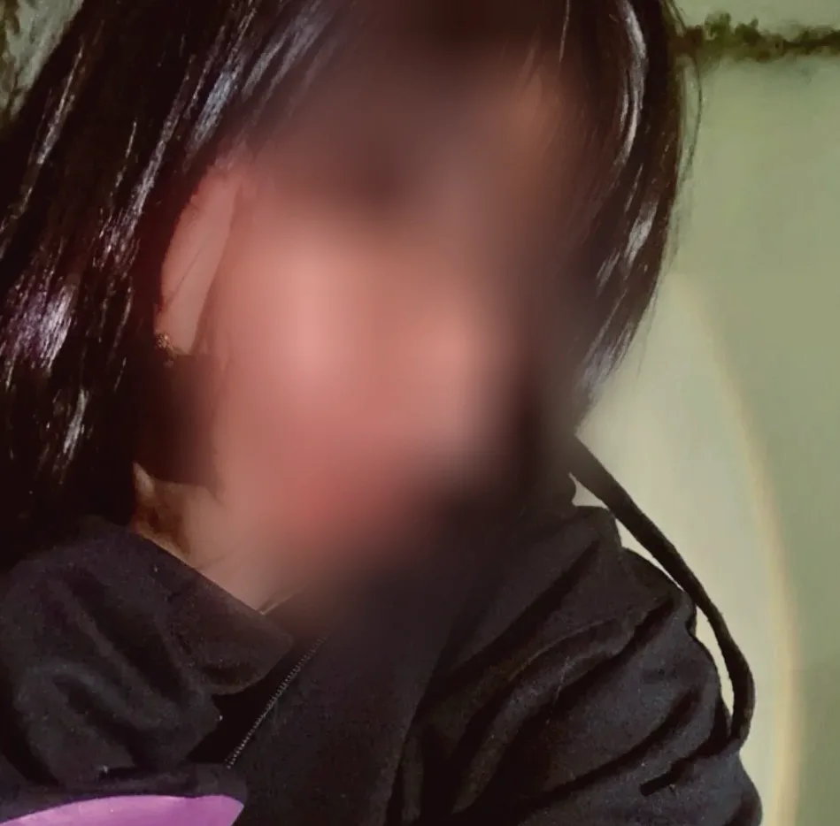 Rebecca, 18